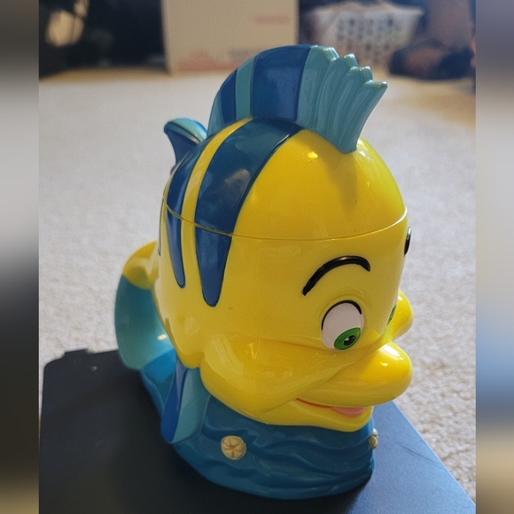 Vintage Flounder "Little Mermaid" Disney On Ice Flip Top Mug/Cup used marks on - Picture 2 of 9